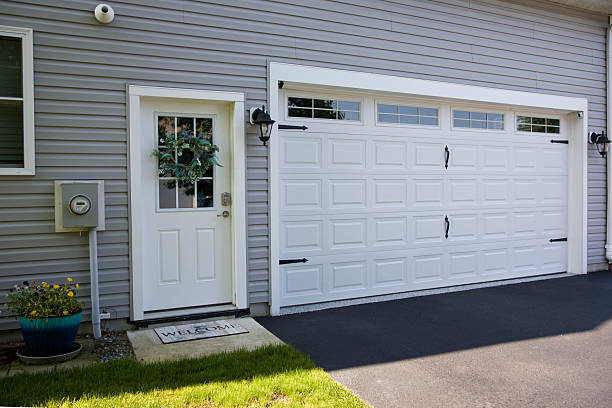 24/7 Emergency Garage Door Panel Replacement experts in Mercer, PA